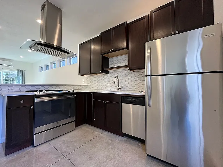4554 NE 99th Ave #B — Photo 3
