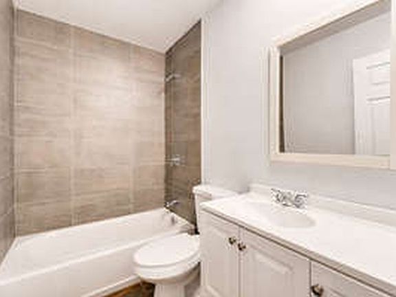 4th image of 5433 Redford Ln
