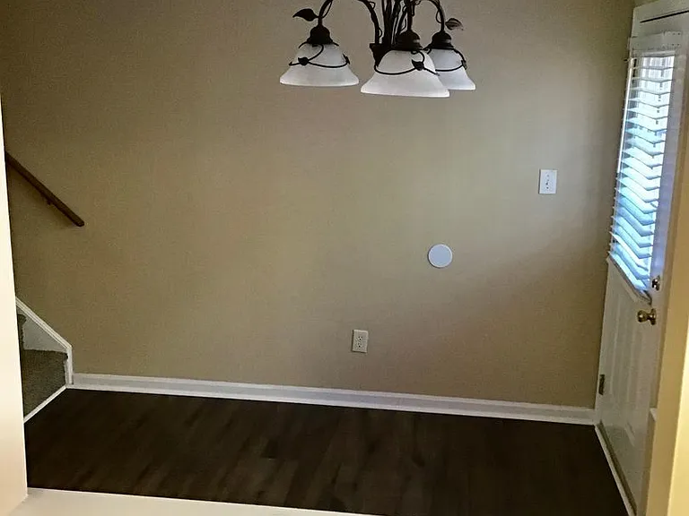 1660 Skiffes Creek Cir — Photo 12
