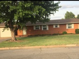926 N Bryan St, Weatherford, OK 73096