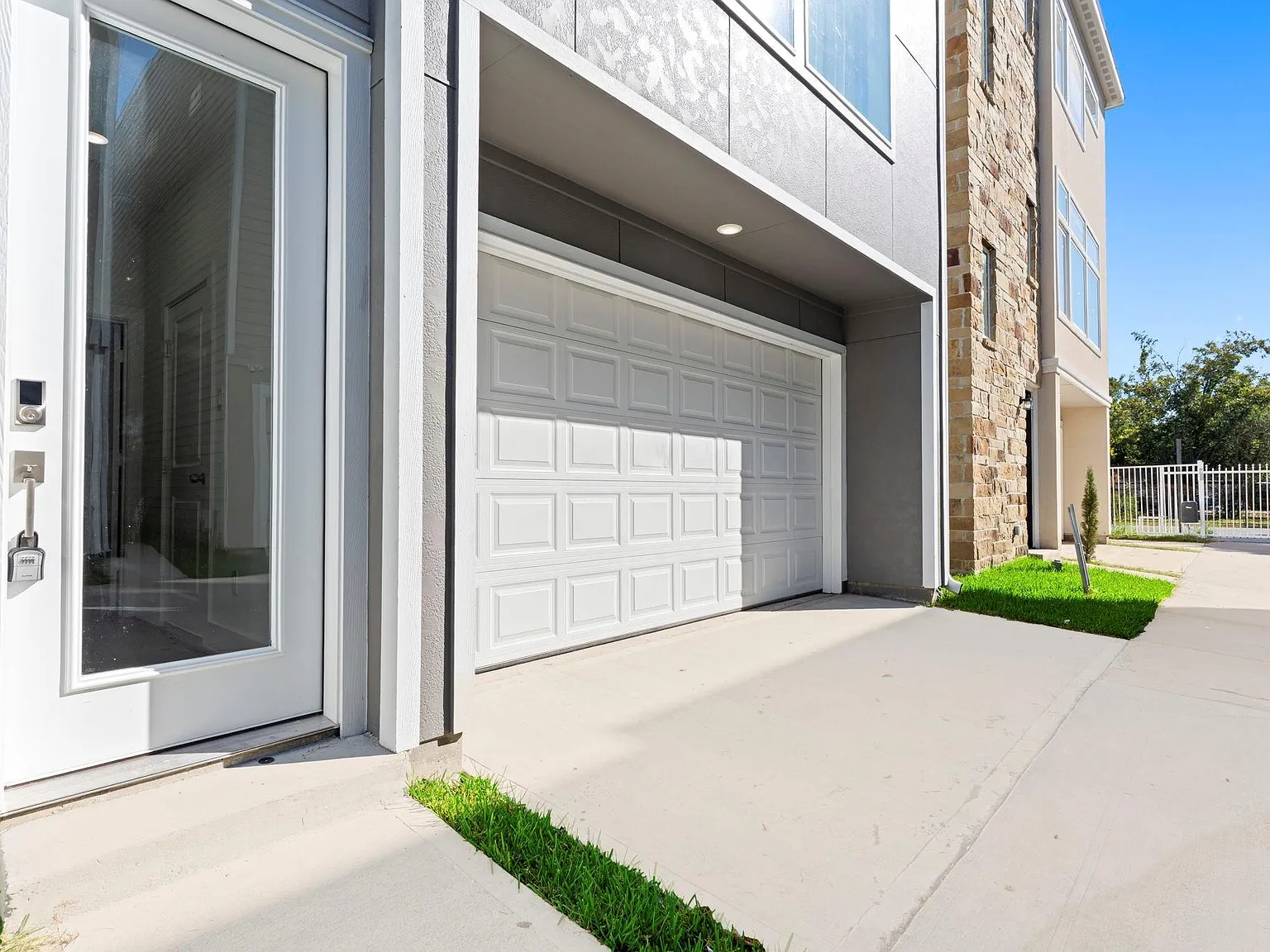 3 bed, 3.5 bath, 2149 sqft, $2,600 — Photo 4
