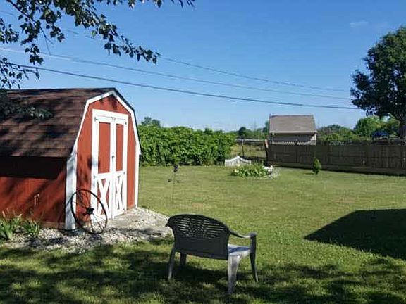 3rd image of 898 Westwood Dr