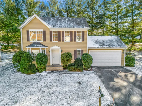 15 Echo Pond Road #15, Monroe, CT 06468