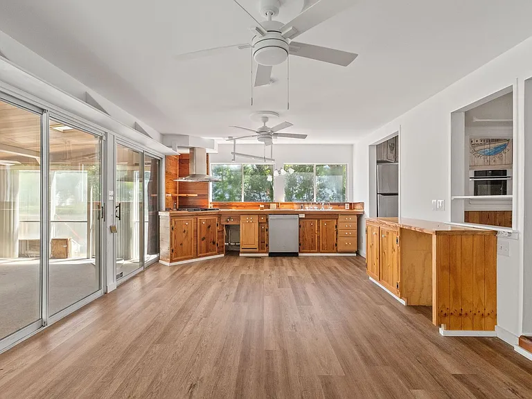2250 Myrtle Ave — Photo 27