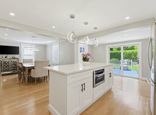 8 Woodbury Ave, Saugus, MA 01906