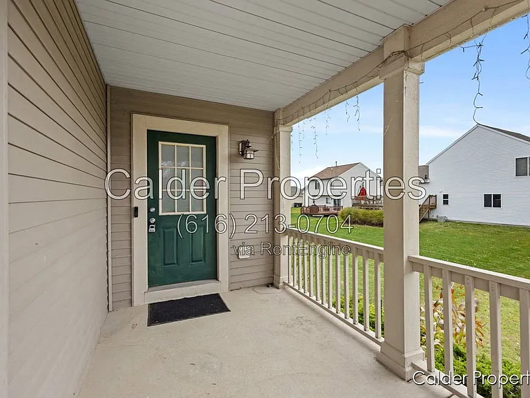 5686 E Falling Leaf Dr SE — Photo 3