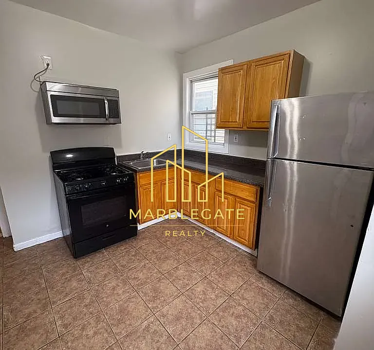 247 Amherst St #11L