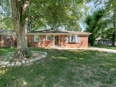 32 Beechwood Road, Jeffersonville, IN, 47130