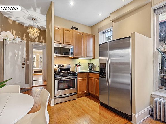 3rd image of 29 Willow St #L1