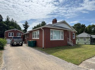 329 W Fisk St, Macomb, IL 61455