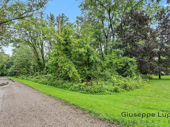 2115 Konkle Dr NE, Belmont, MI 49306