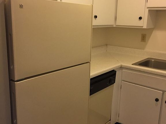 5th image of 116 Highland Dr APT 6