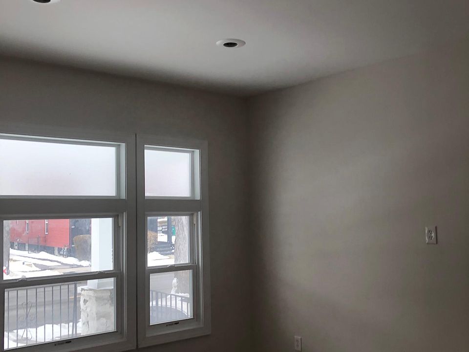 1st image of 569 E Utica St #1