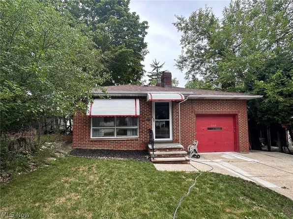 5315 Arch St, Maple Heights, OH 44137