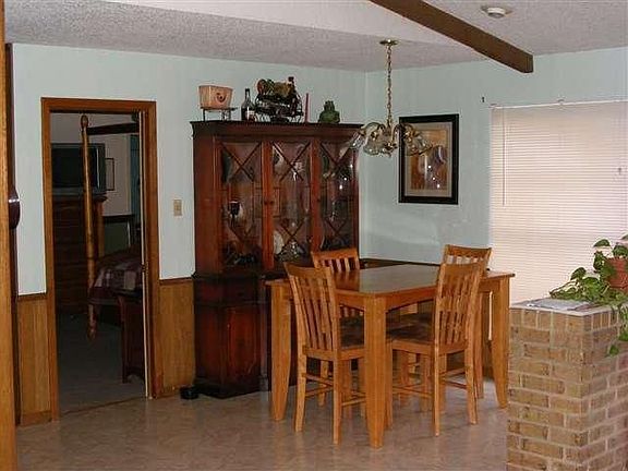 3rd image of 1519 Stonewall Dr