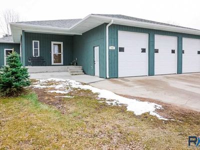 218 Douglas Blvd, Baltic, SD, 57003