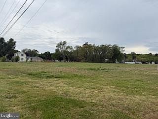 2nd image of 6850 Shawnee Rd