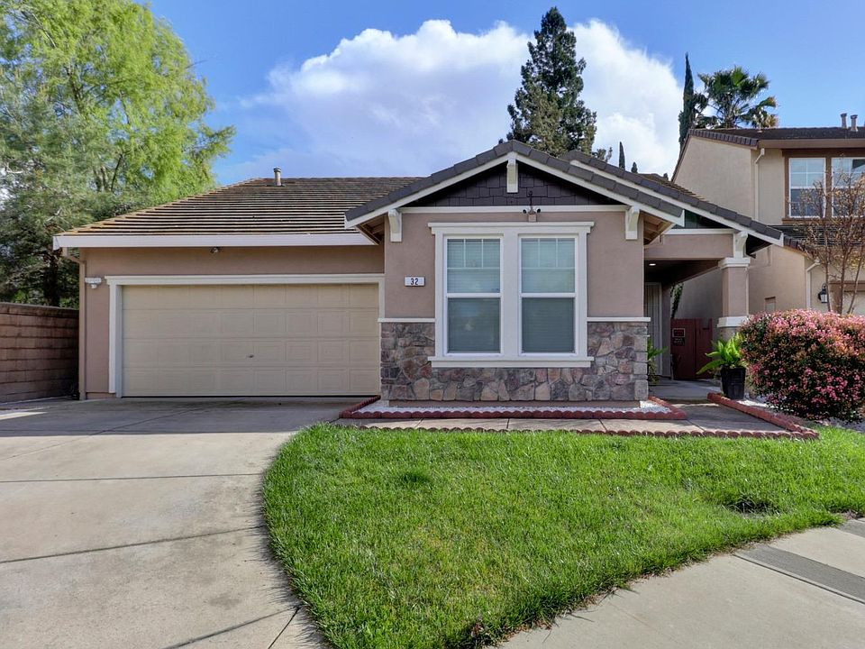 1st image of 32 Loma Verde Ct