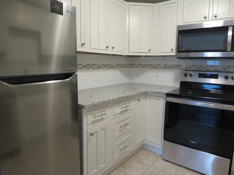 109 Walnut St #21 — Photo 6