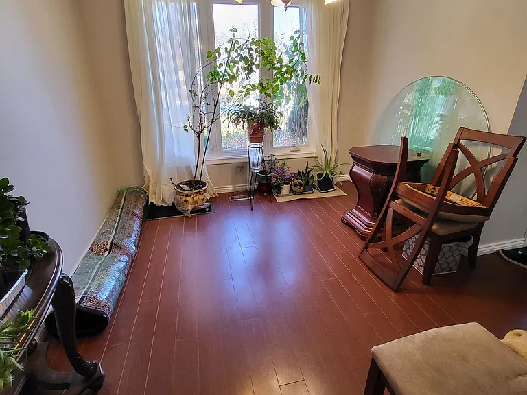 36 Cambridge Cres #MAIN — Photo 4
