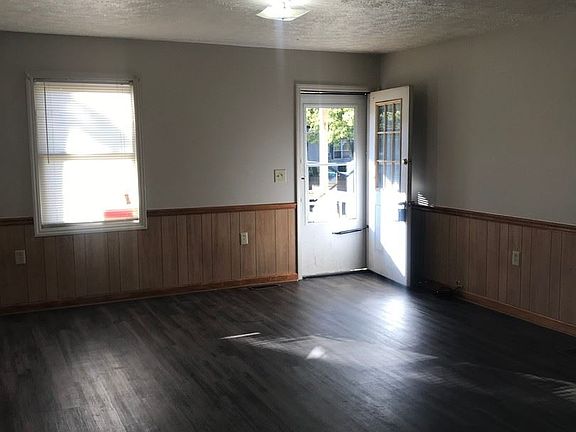4th image of 1901 Howard Ave