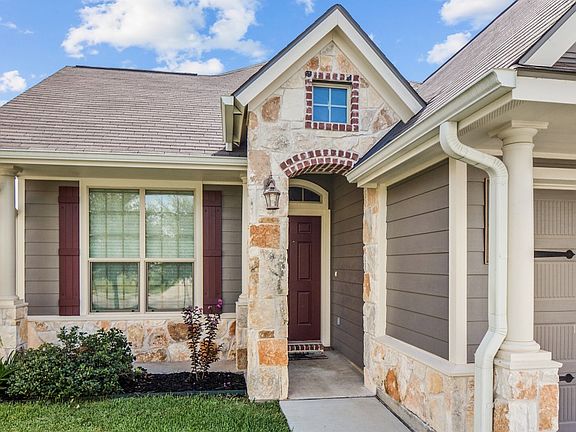 3rd image of 241 Fieldstone Pl