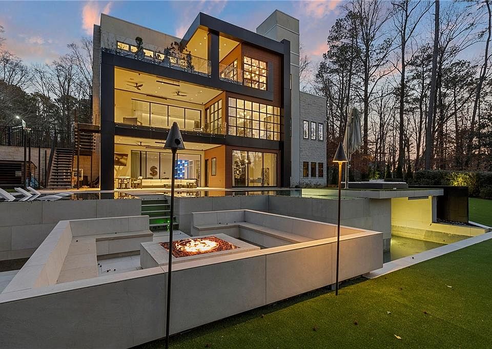 1st image of 415 River Valley Rd