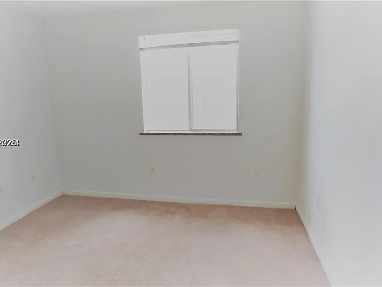1528 SE 24th Ct #209 — Photo 9