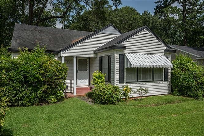 1st image of 2205 W Lucas Dr