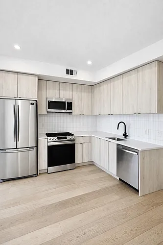 1806 I St NE #2A Photo 1