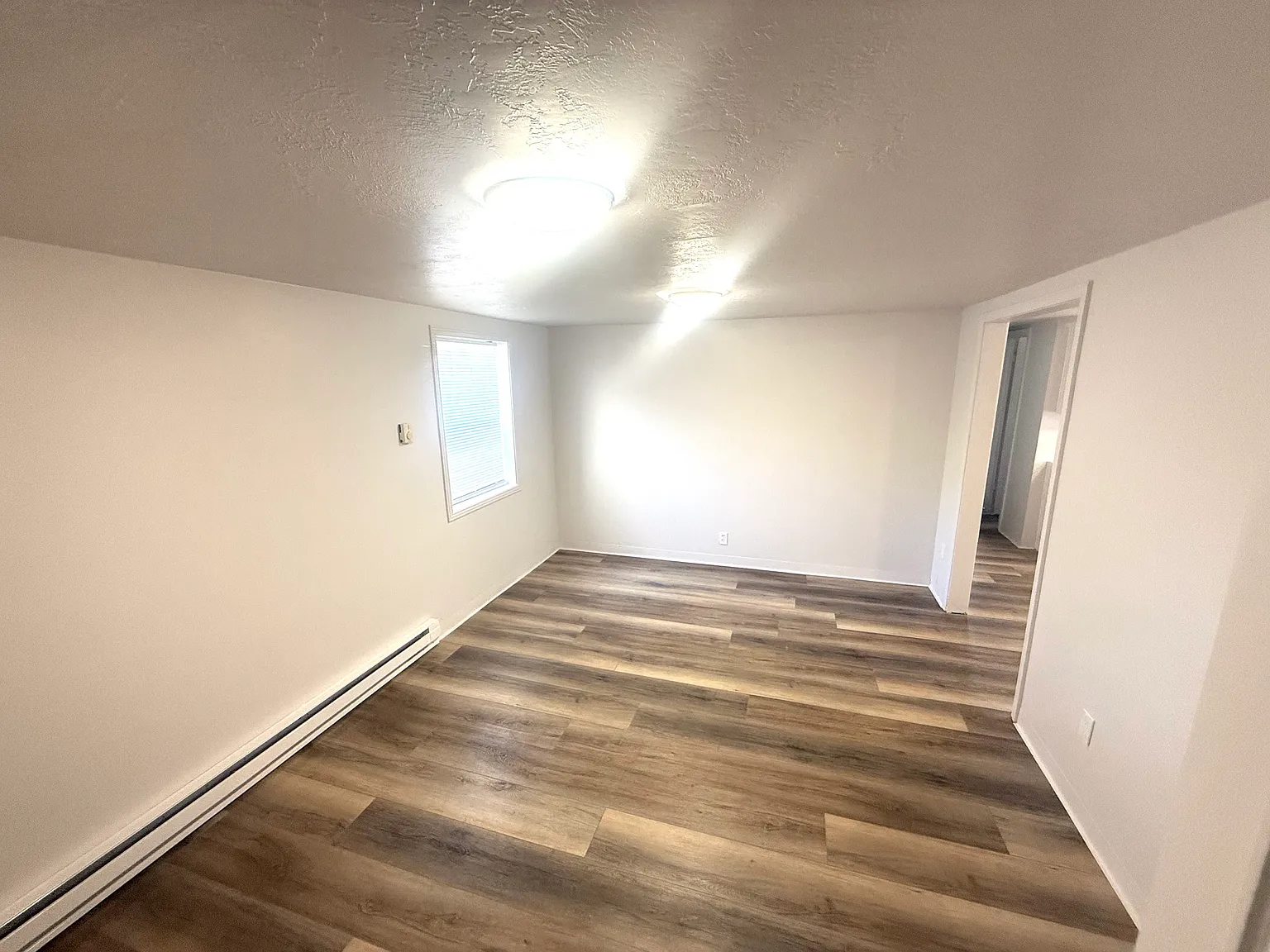 3 bed, 912 sqft, $1,350 — Photo 3