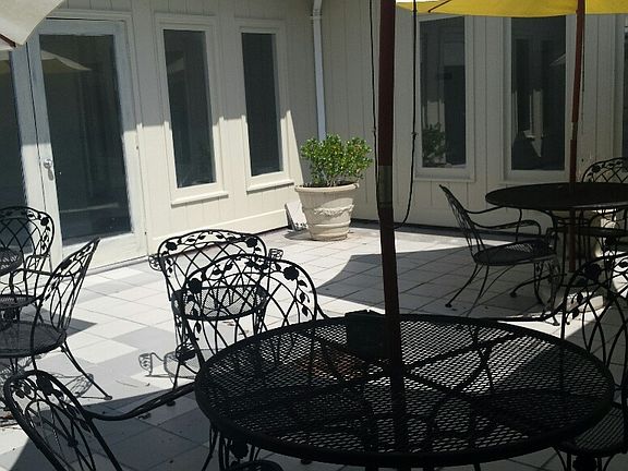 OFFICE COURTYARD