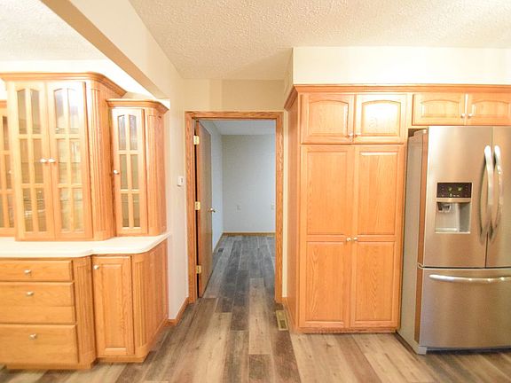 5th image of 4306 E Ave