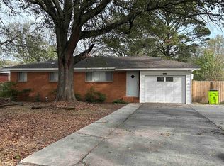 1617 Coker Hampton Dr, Stuttgart, AR 72160