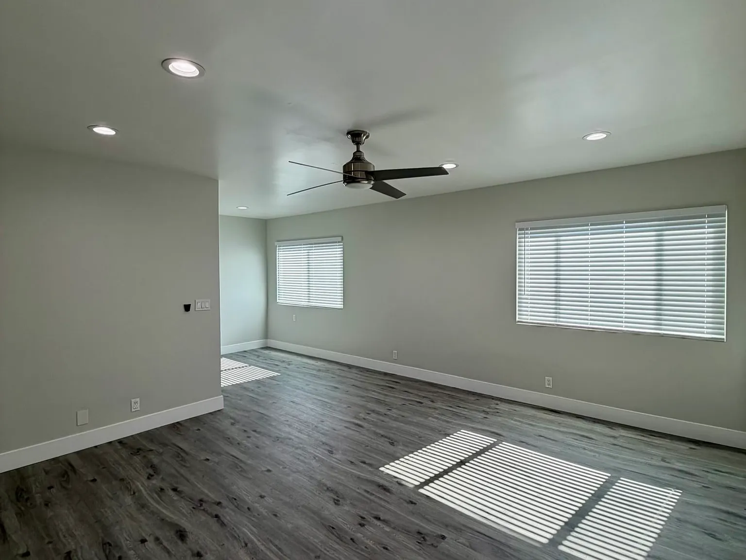 2 bed, 820 sqft, $2,300 — Photo 1