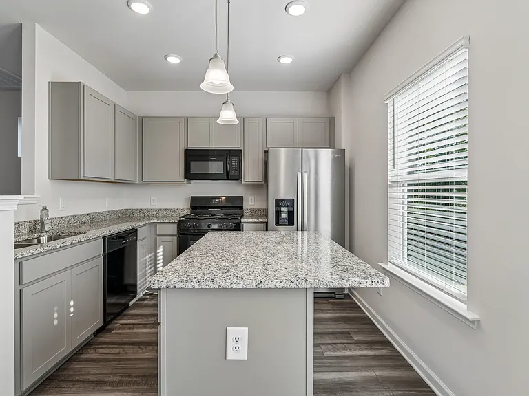 1017 Pinnacle Pkwy — Photo 18