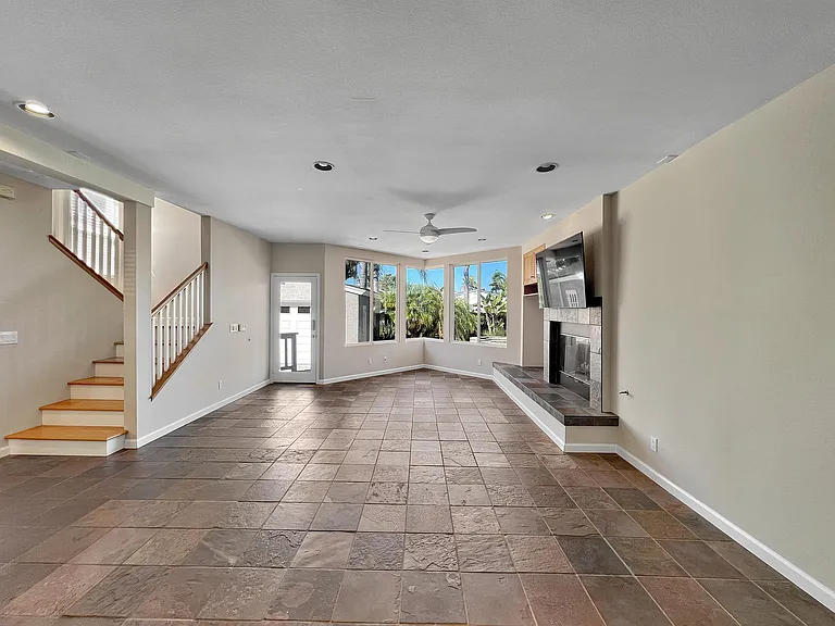 3840 Talbot St — Photo 4