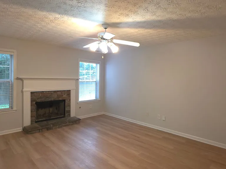 3458 Hill Pond Dr — Photo 3