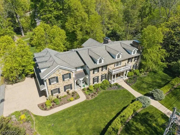 9 Bishops Ln, Millburn Twp., NJ 07078