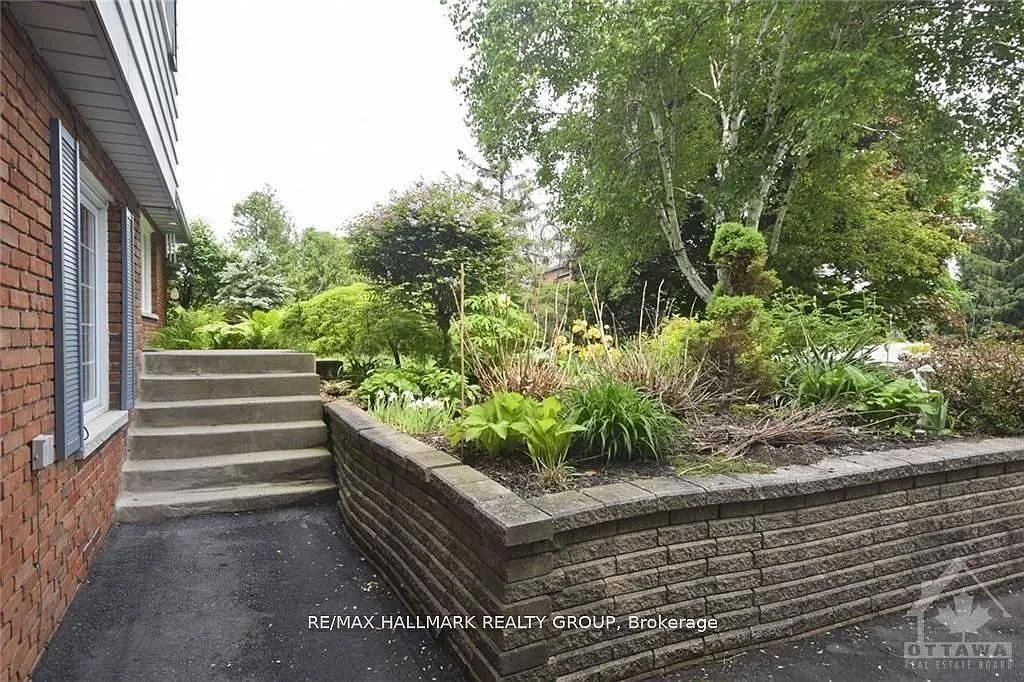 4 bed, $4,989 — Photo 2