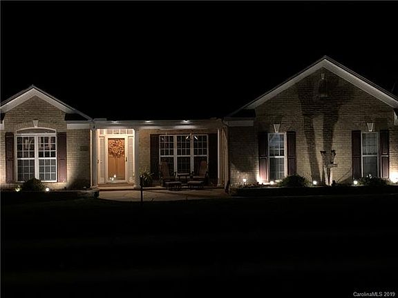 2nd image of 7549 Woodcrest Dr