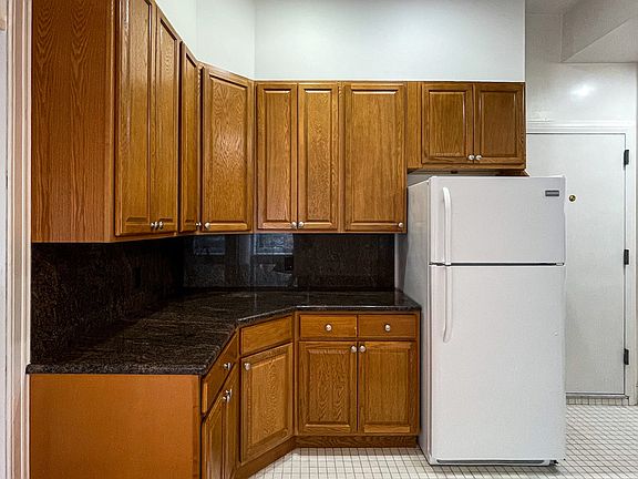 2nd image of 316 Henry St APT 1