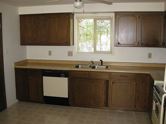 5th image of 2418 Siskiyou Blvd