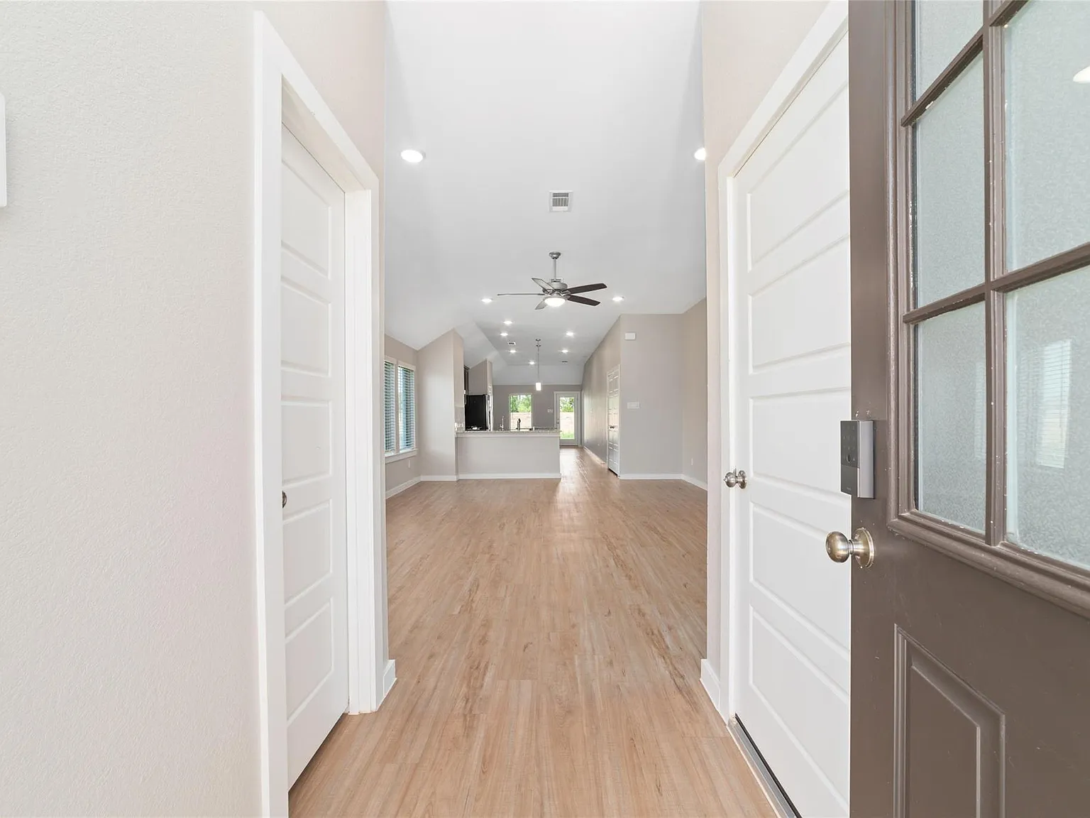 3 bed, 2.5 bath, 1679 sqft, $2,795 — Photo 4