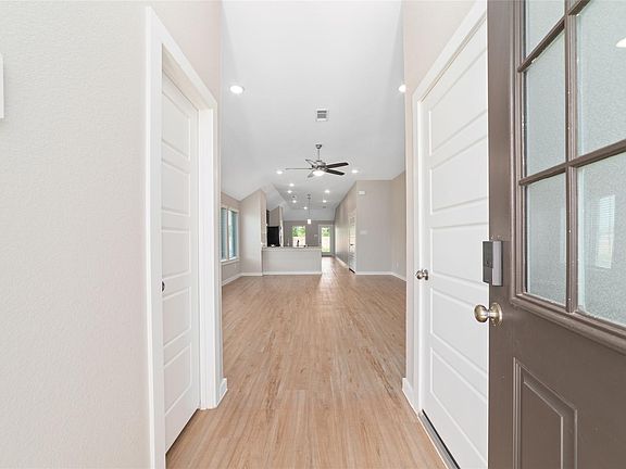 4th image of 8326 Royal Breeze Dr
