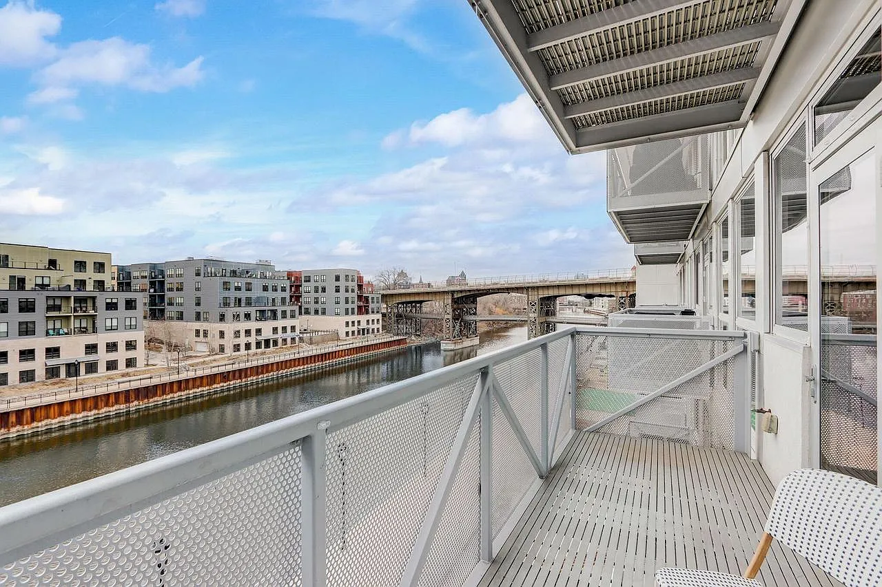 1902 North Commerce STREET #413 photo 1