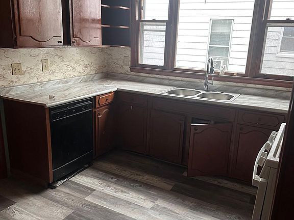 3rd image of 18 Homestead Ave #1