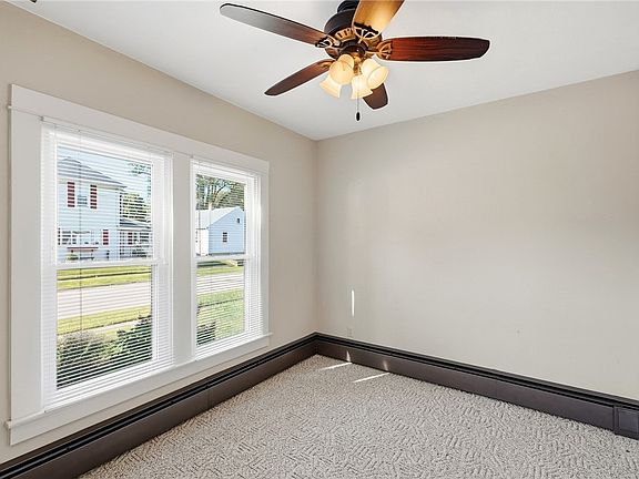 4th image of 705 Willard St