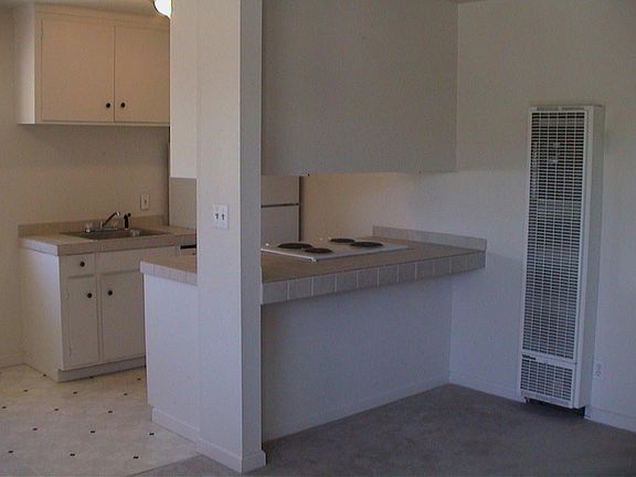 5th image of 263 Waverly St #4