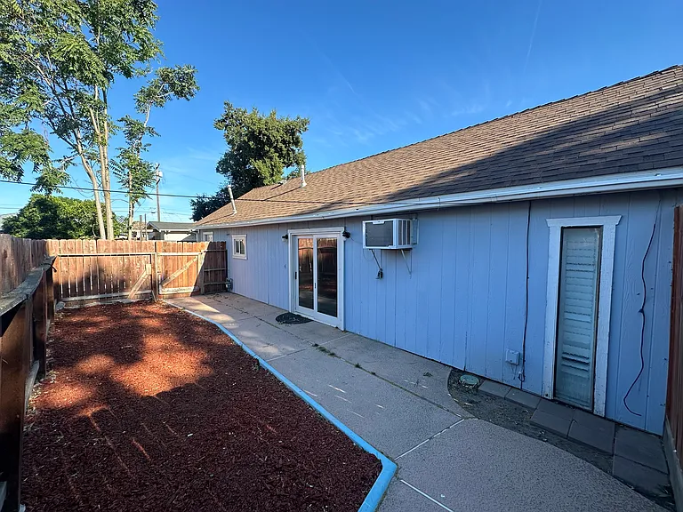 755 Joaquin St — Photo 13